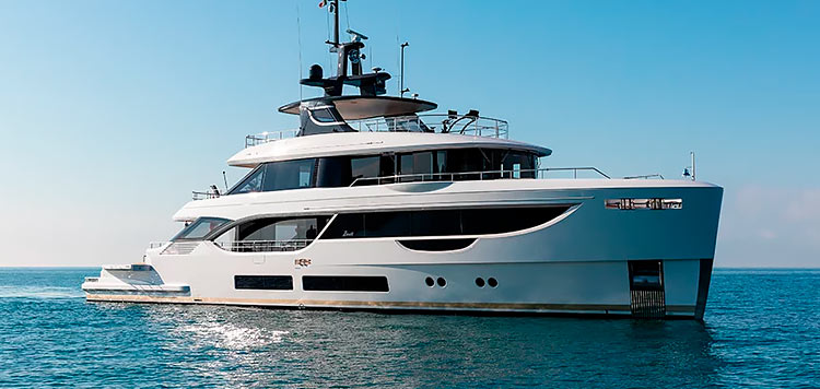 Benetti Oasis 34M