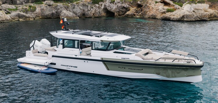 Axopar 38 XC Cross Cabin