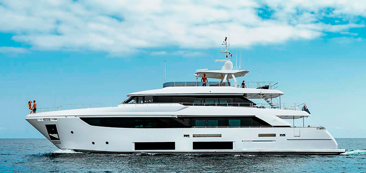 Custom Line Navetta 33 m