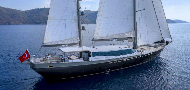 38m Mastori Yachts