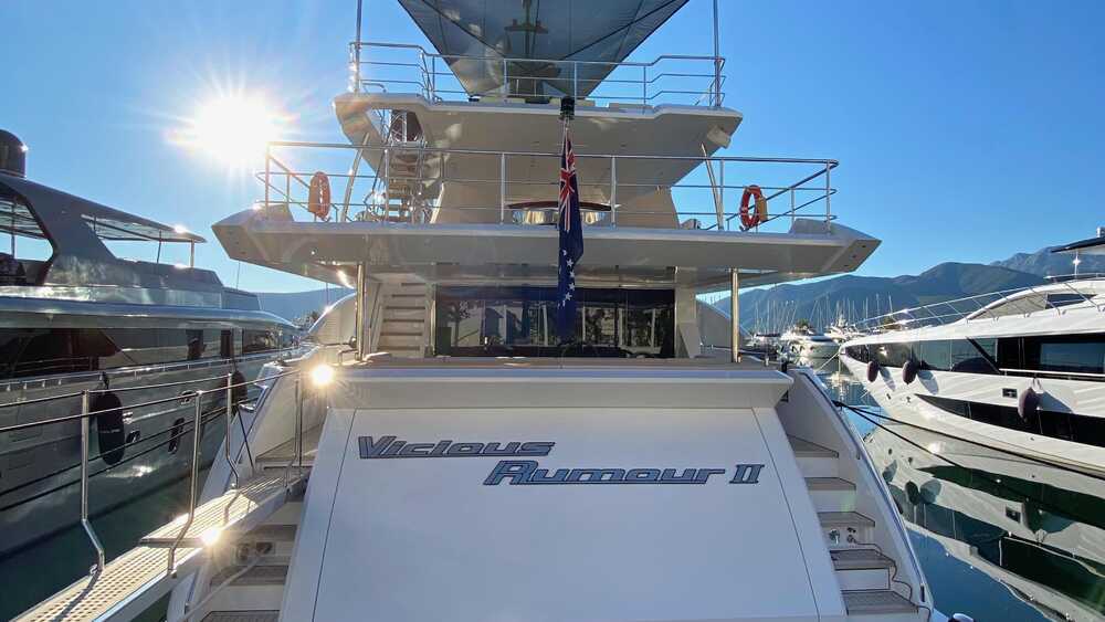 Exterior Azimut Grande 35METRI