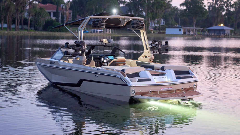 Exterior Stern