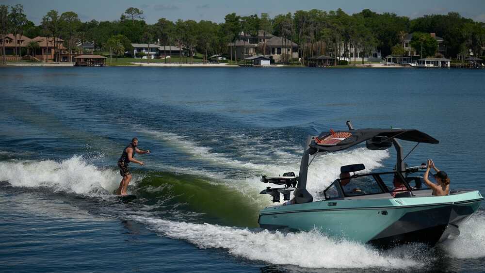 Wakesurf Wave 
