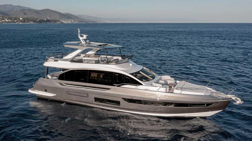 Exterior Azimut 72 Fly