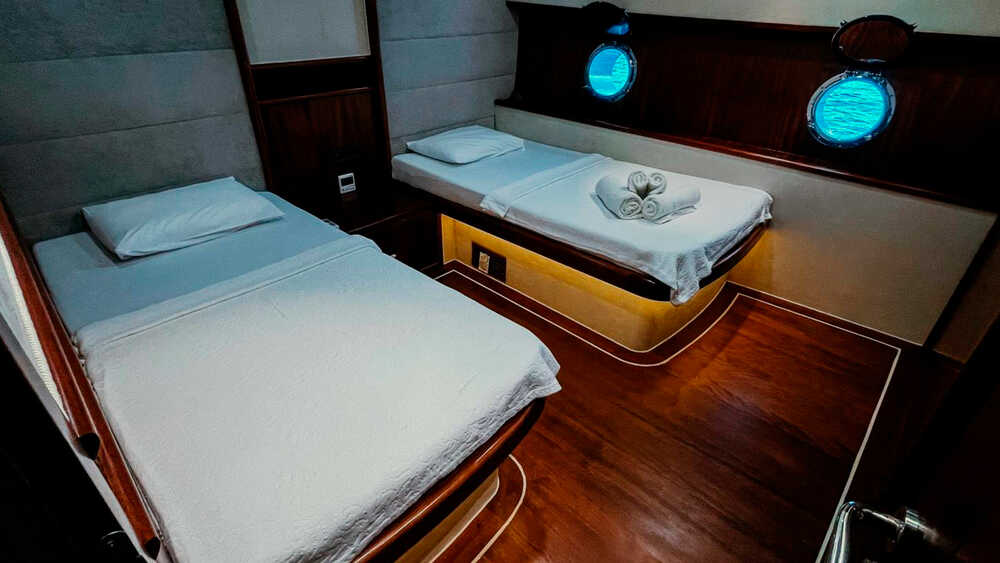 Twin cabin