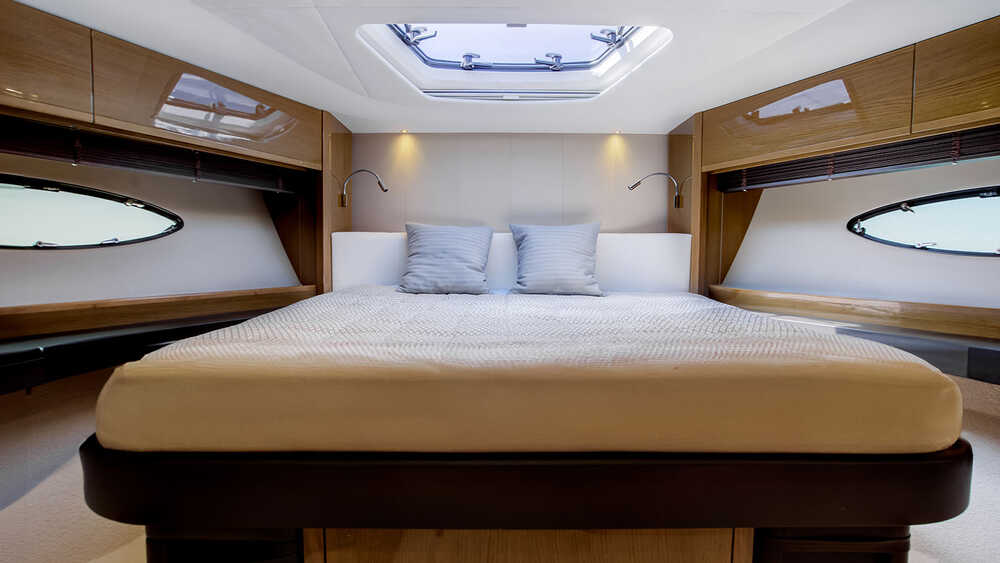 Bow VIP cabin