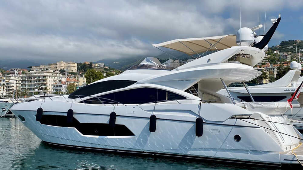Exterior Sunseeker 80 Sport Yacht 2014