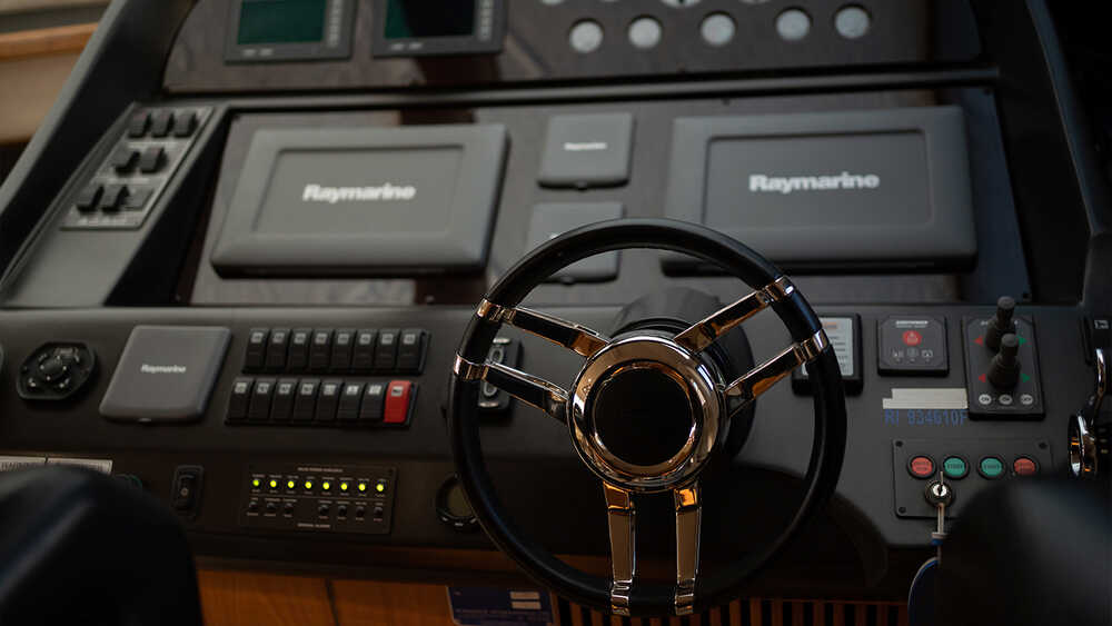 Helm station