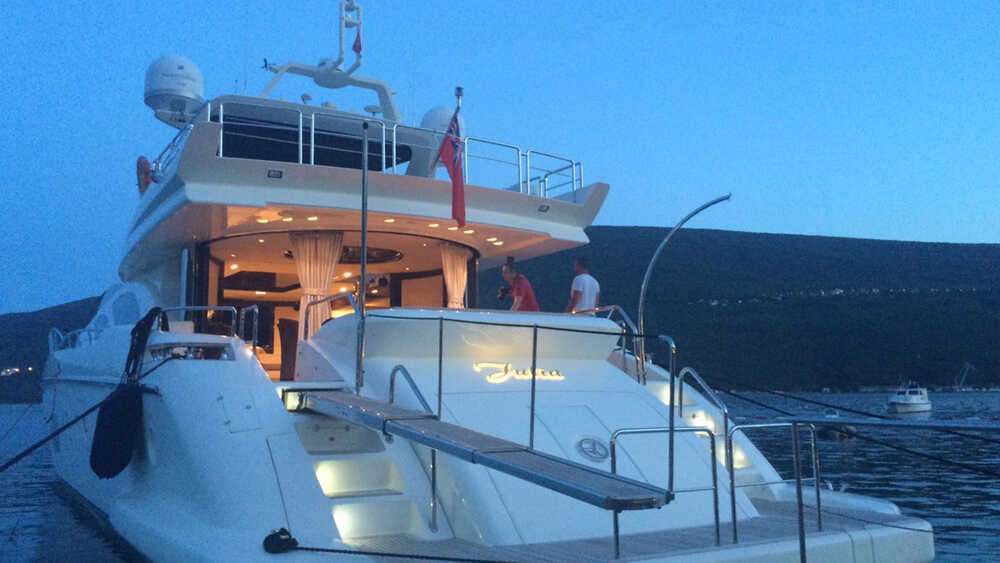 Exterior Azimut 98 Leonardo