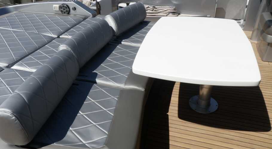Cockpit table