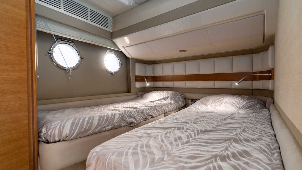 Guest cabin