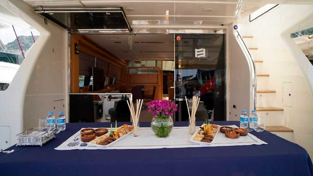 Dining area at the cockpit