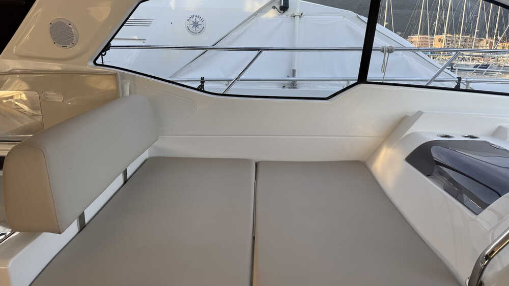 Sofa next to the helm station