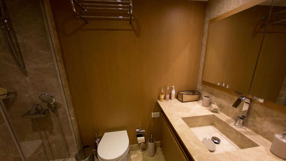 Bath in master cabin