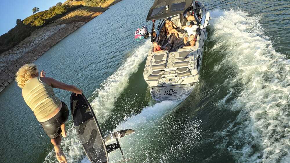 Wakesurf Wave 