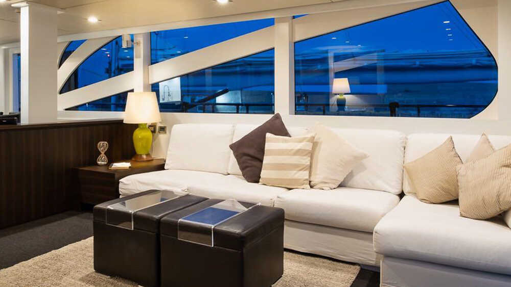 Sofa in salon