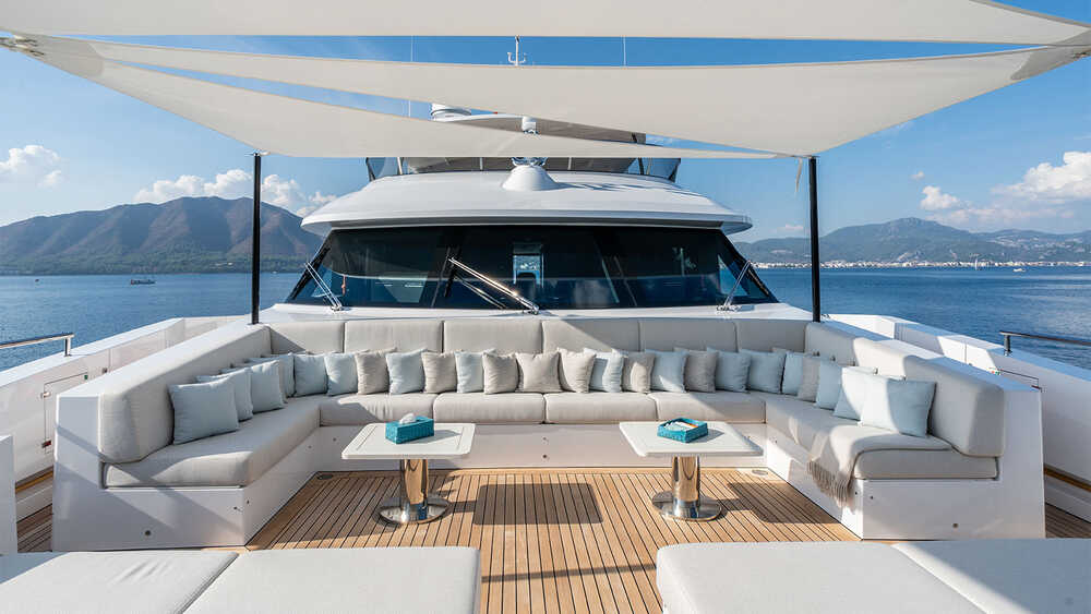 Lounge area on the bow
