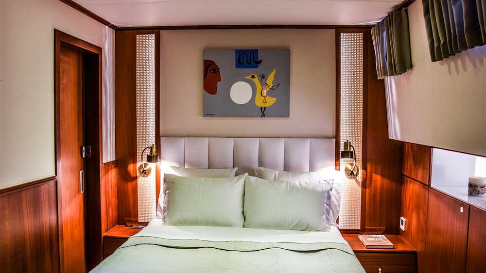Guest cabin