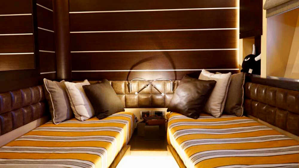 Guest stateroom Azimut 86S