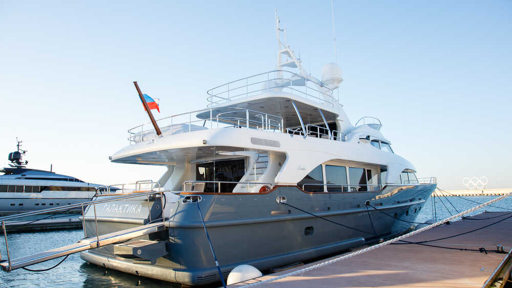 Exterior Benetti Tradition 100 M/Y "GALAKTIKA SKAY" 2009