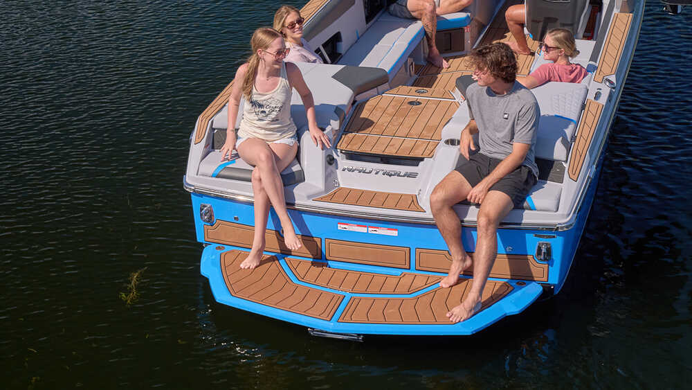 Transom Seating