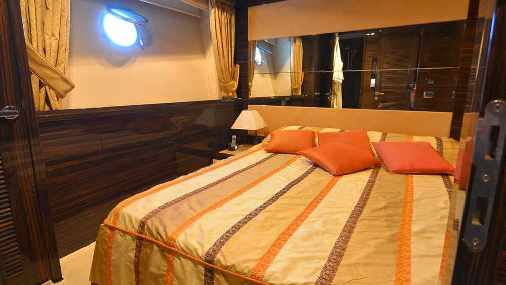 Guest cabin