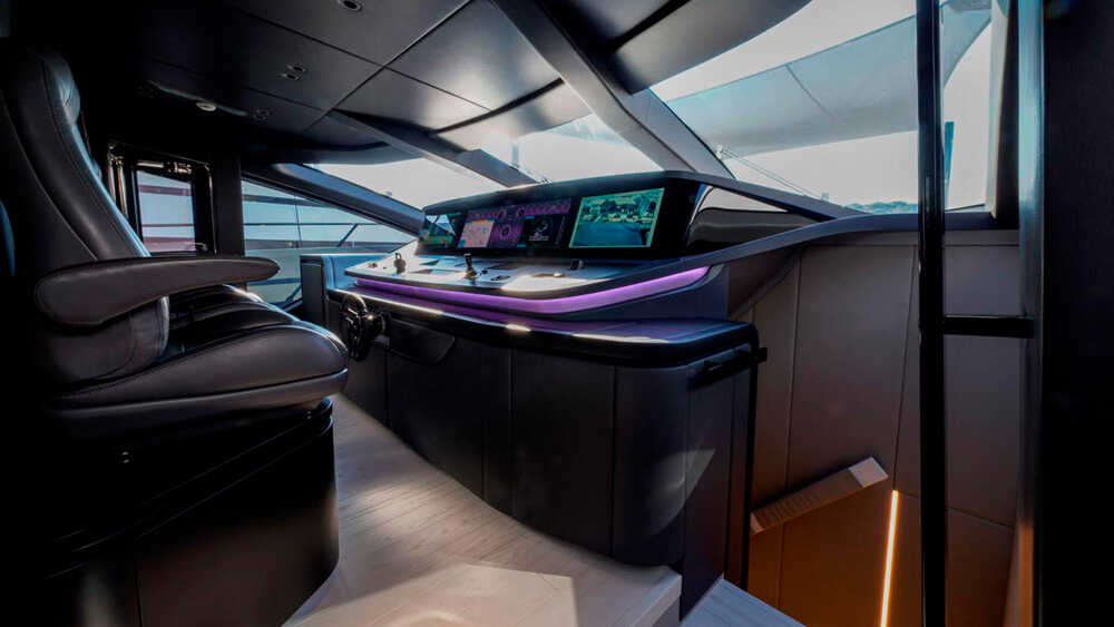 Helm station