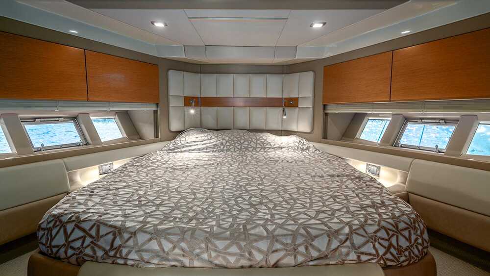 Bow VIP cabin