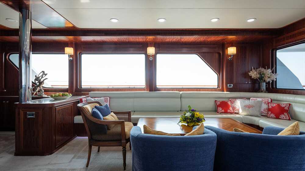 Main deck salon