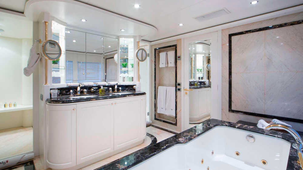 Master cabin bathroom