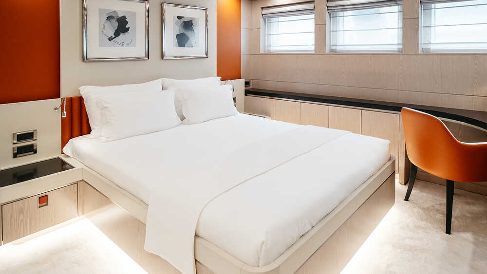 Guest cabin