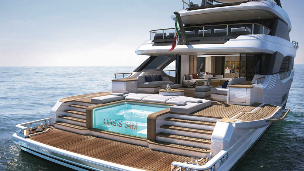 Beach club on aft