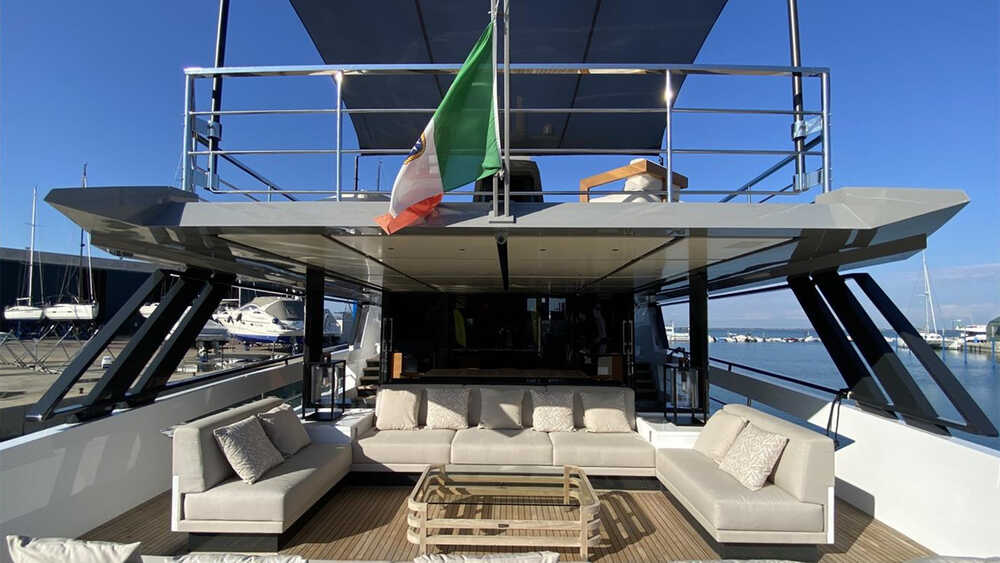Lounge area on cockpit