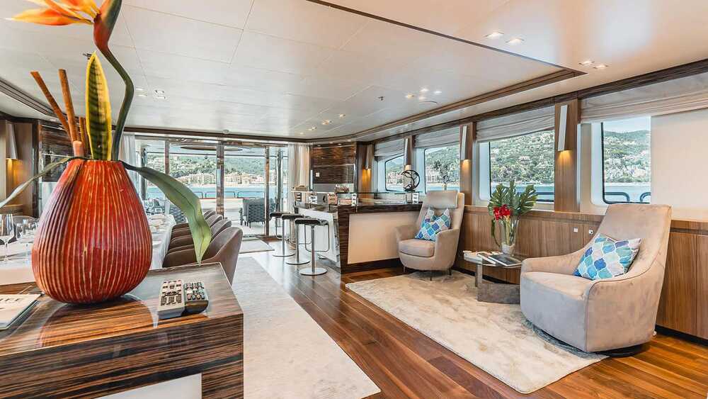 Main deck salon