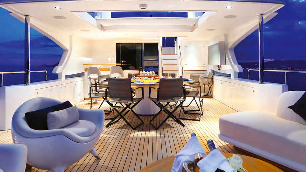 Upper deck aft area
