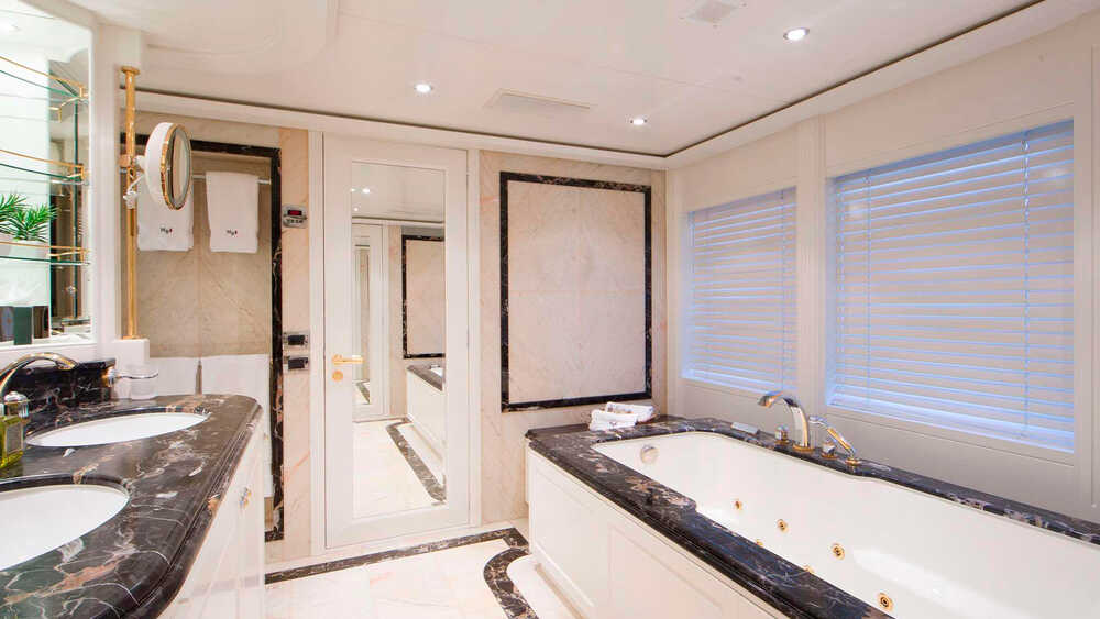 Master cabin bathroom