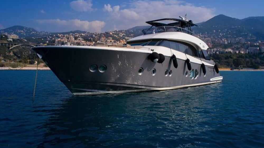 Exterior Monte Carlo 76