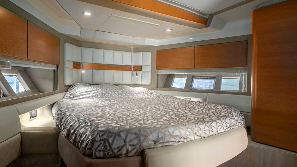 Bow VIP cabin
