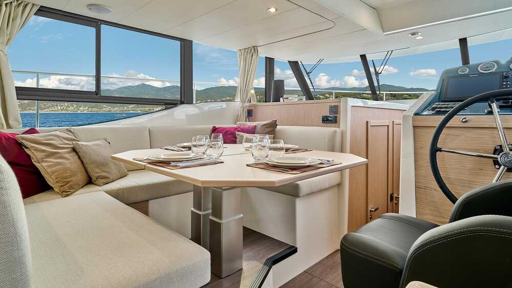 Salon dining
