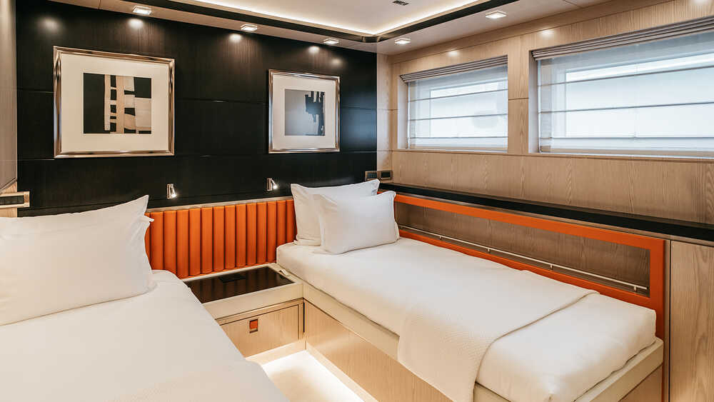 Guest cabin