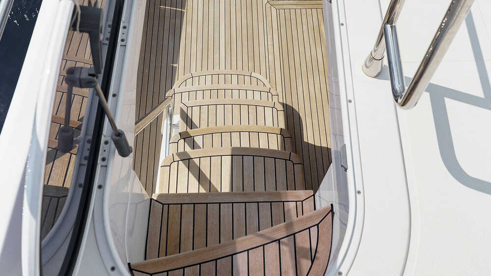 Steps to cockpit