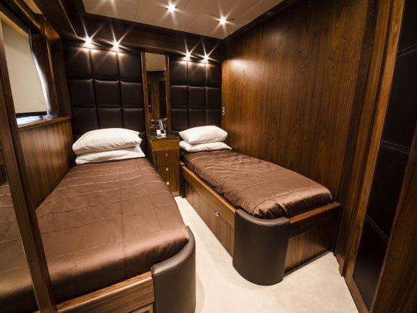Port guest cabin