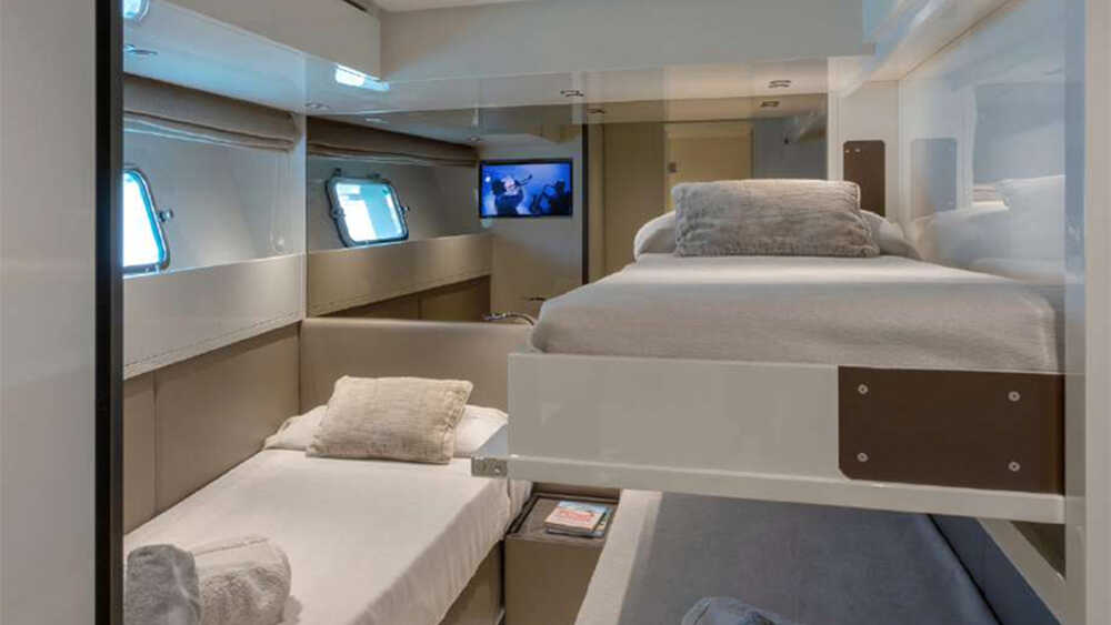 Guest cabin