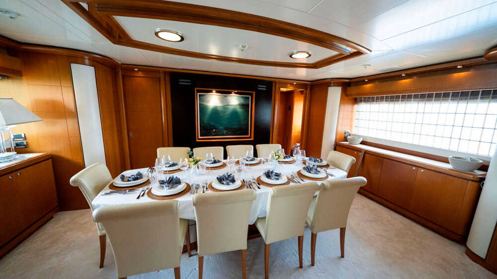 Main saloon dining