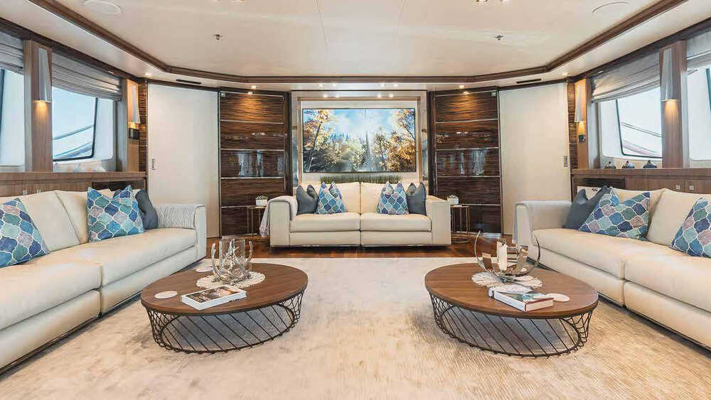 Main deck salon