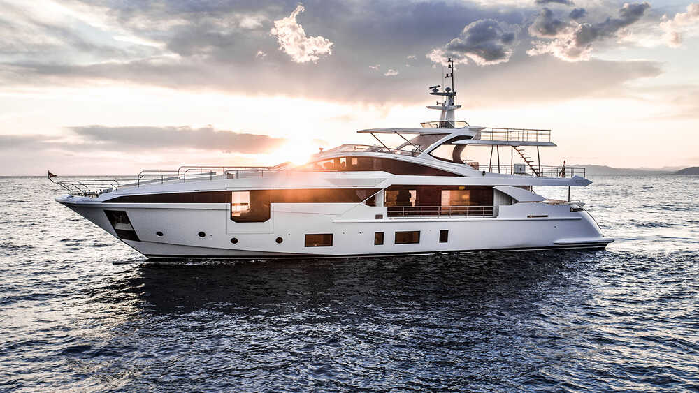 Exterior Azimut Grande 35 METRI