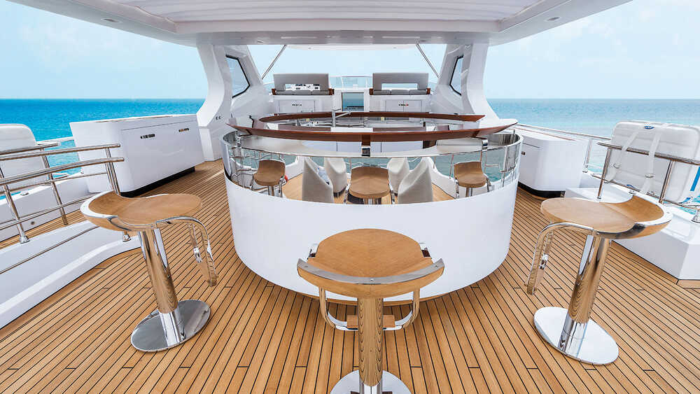 Bar on flybridge