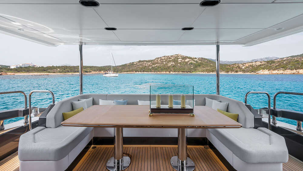Dining area in cockpit