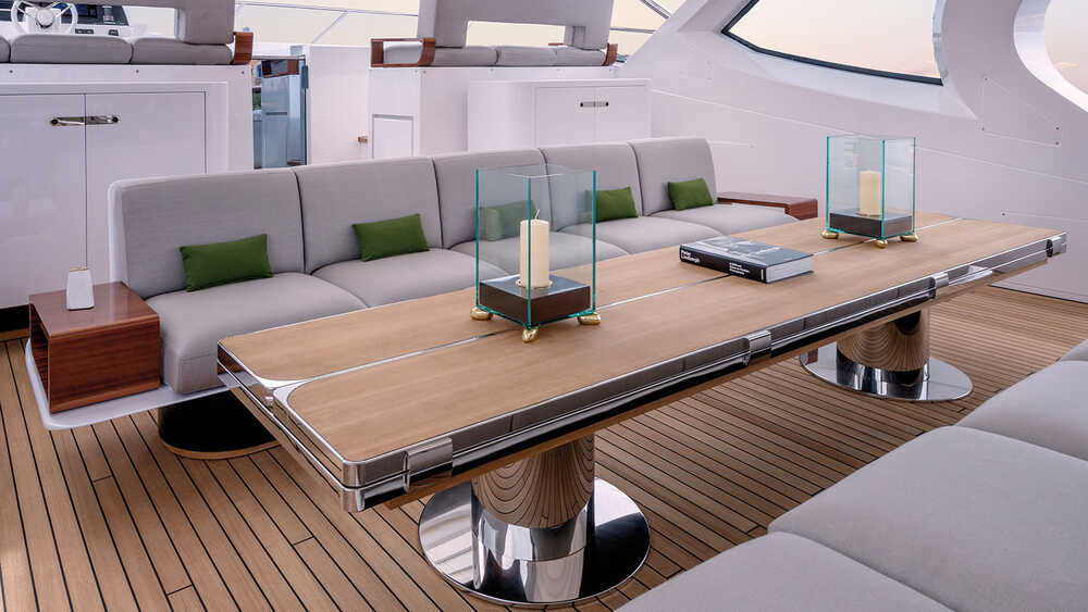 Dining area on flybridge