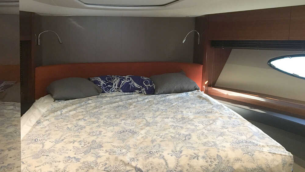 Bow cabin